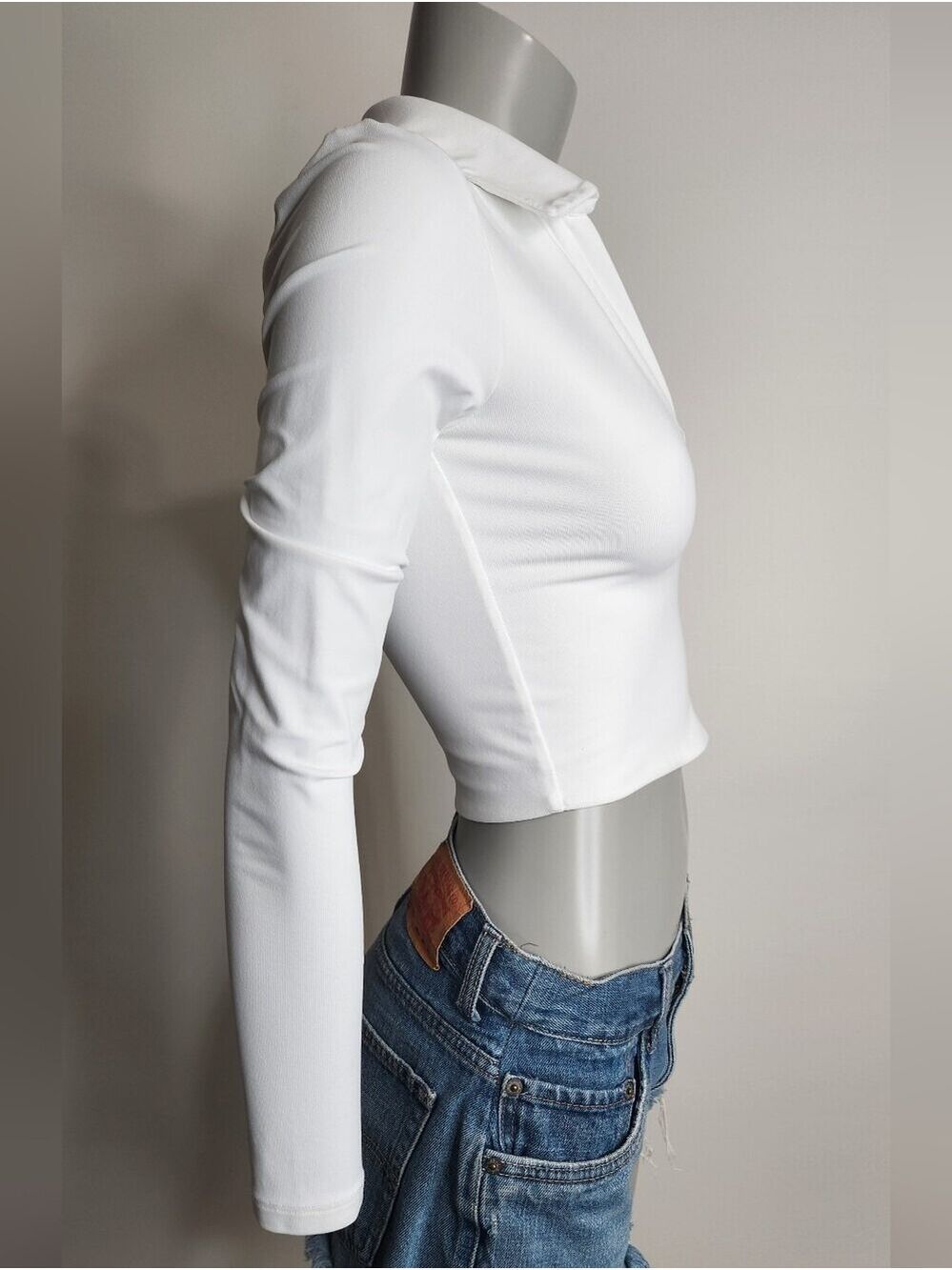 Aritzia Babaton White Contour Polo Collared Long Sleeve Crop Top Size S - Picture 5 of 14
